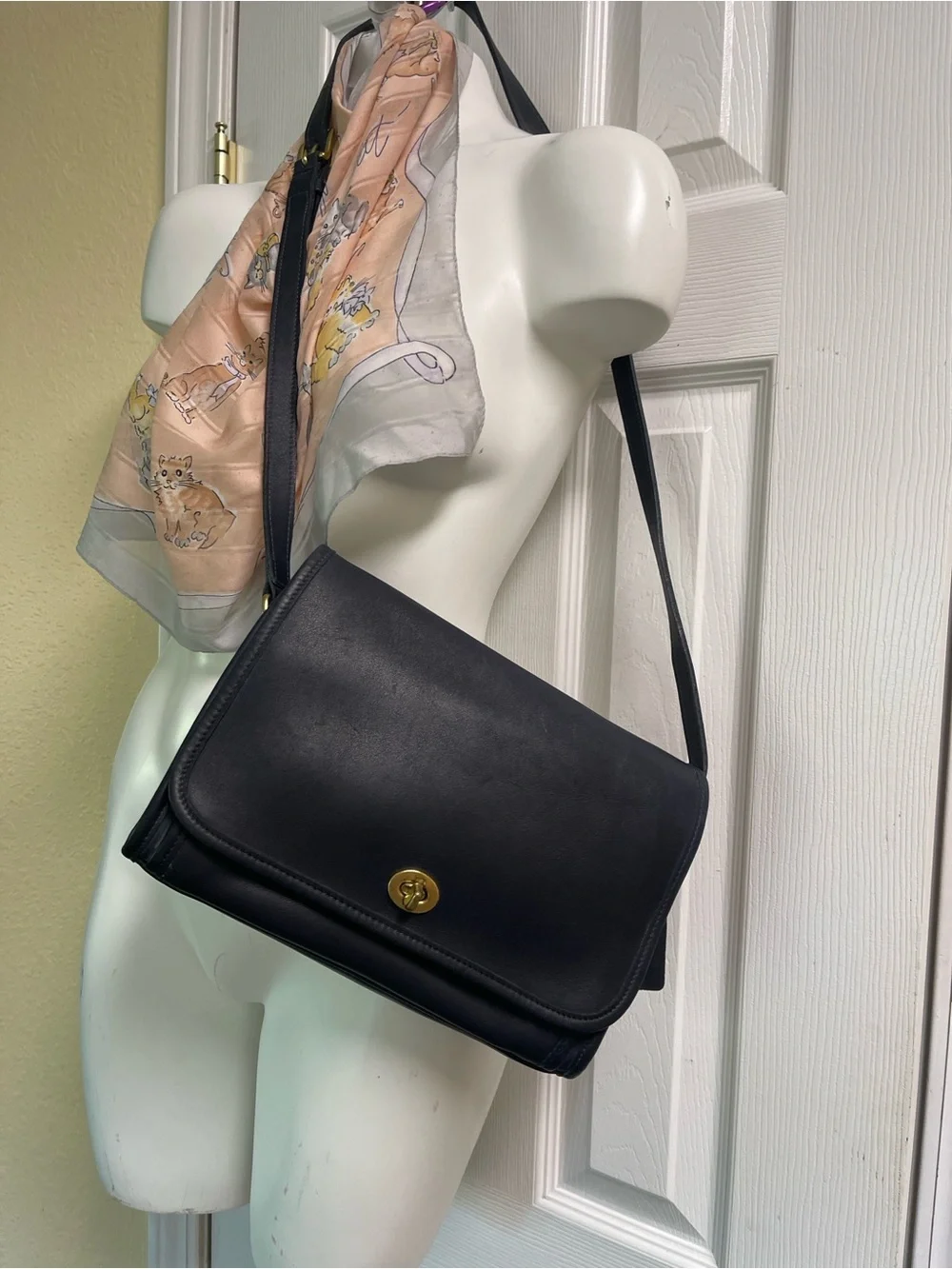 Coach Ridgefield 9812 Black.  EUC